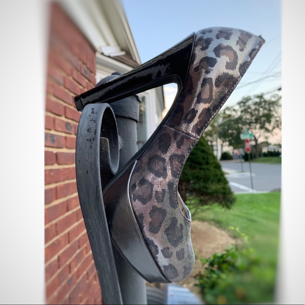 G by Guess Verna Cheetah Print Heels - Picture 8 of 8